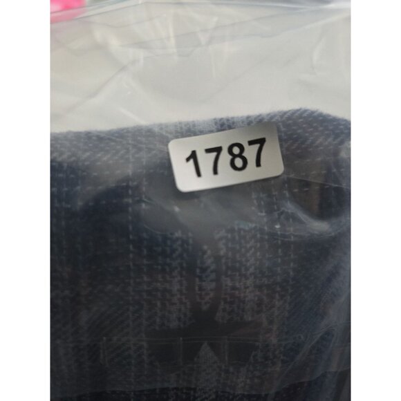 Under Armour Mens Size Medium Fitted Flannel Collared Button Shirt Blue Plaid - Picture 9 of 9